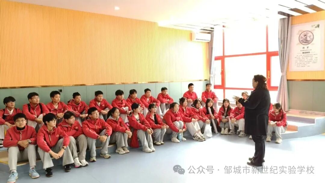 “孝暖康养” — 邹城市北大新世纪学校少先队员与团员共赴敬老之约