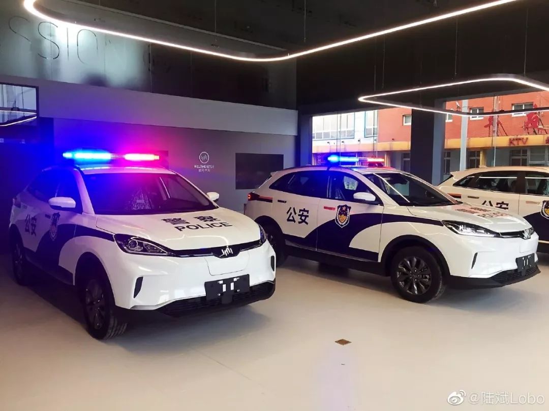 当公安用三菱3000gt,悍马h1做警车,犯罪分子还逃得掉?