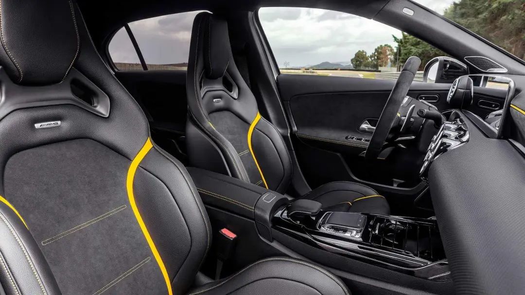 全新斯巴鲁WRX STI搭载405匹2.4T引擎