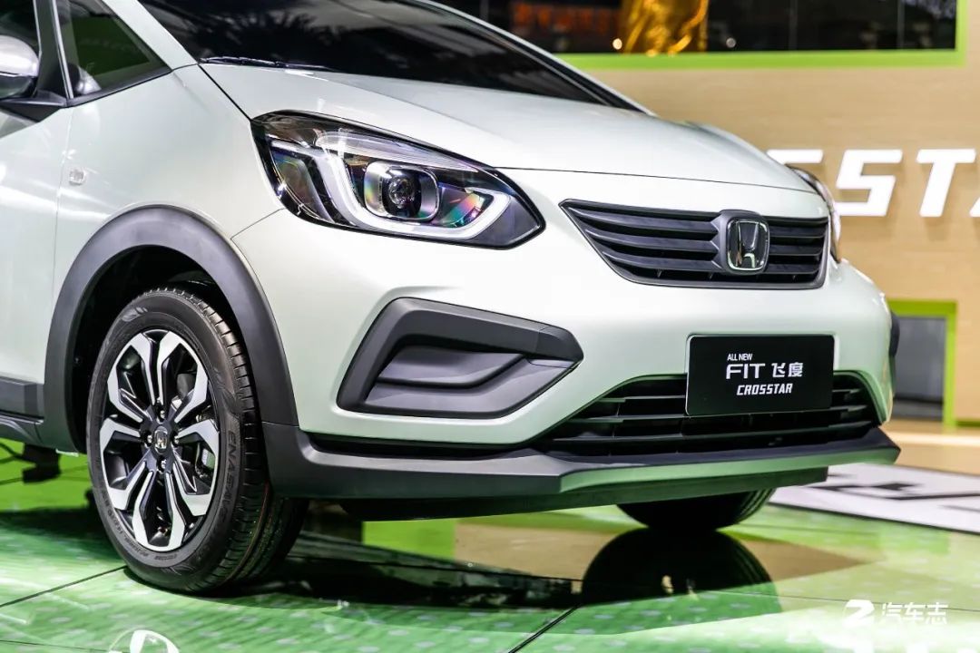 全新飞度实拍丨sport版确认是亲生crosstar版是充话费送的吧