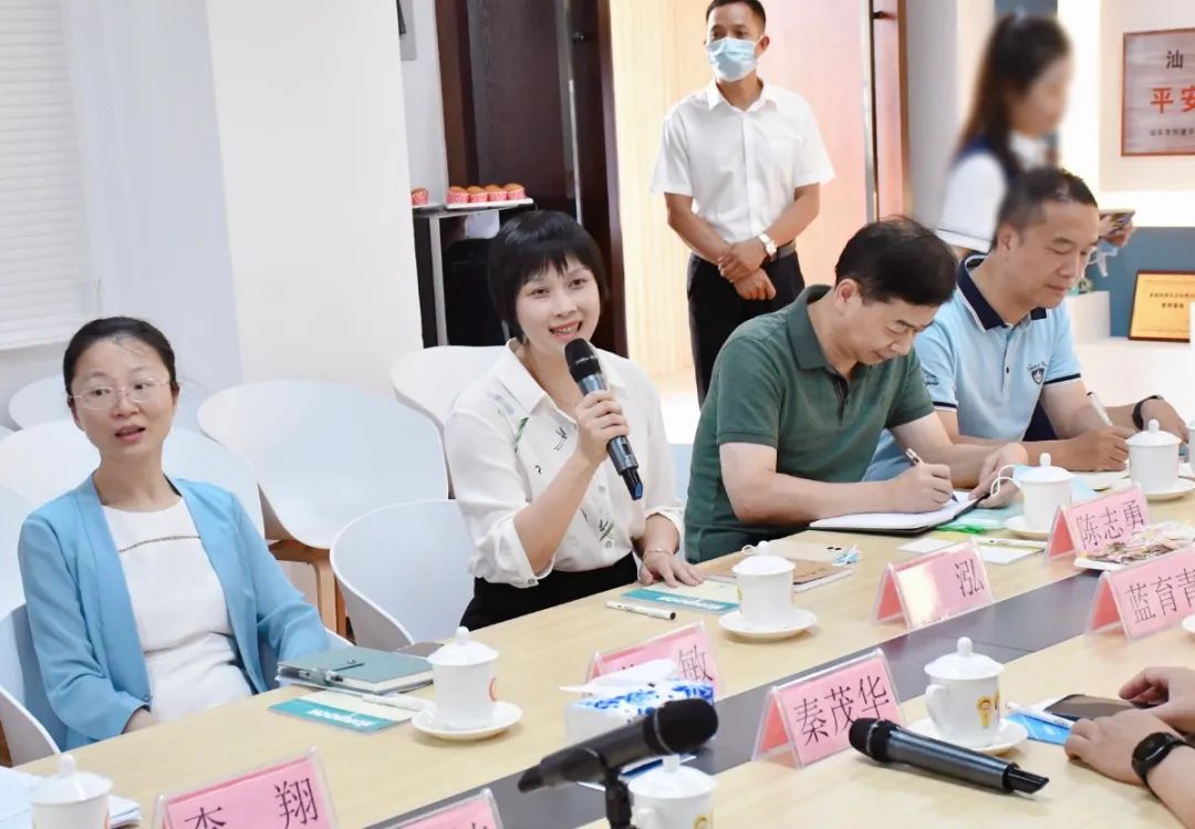 省教育厅专家组莅临金晖小学开展儿童青少年近视防控调研工作