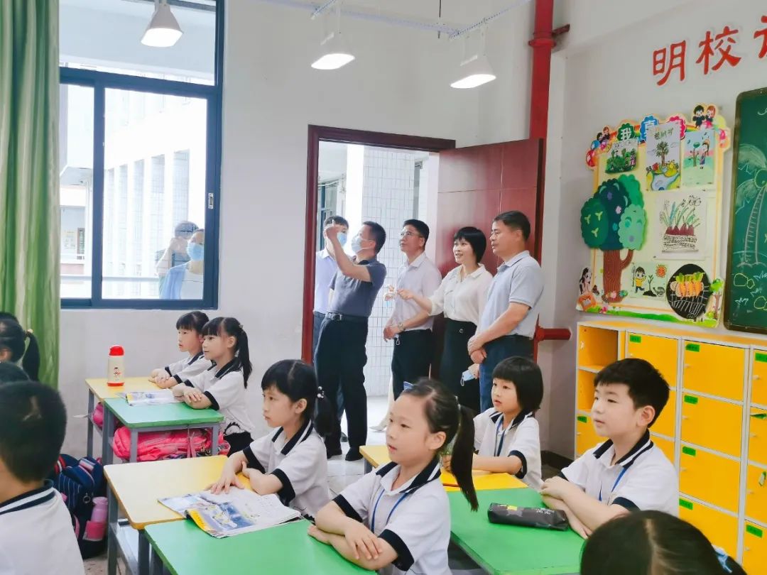 省教育厅专家组莅临金晖小学开展儿童青少年近视防控调研工作