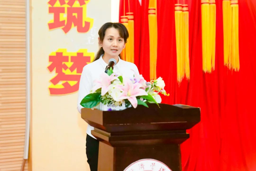 云南经济管理学院举行庆祝中国共产党成立100周年表彰大会暨新党员宣誓活动 第 17 张
