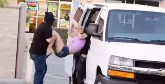 那些暗网中被拍卖的性奴,是如何上钩的2 那些暗网中被拍卖的性奴,是如何上钩的2