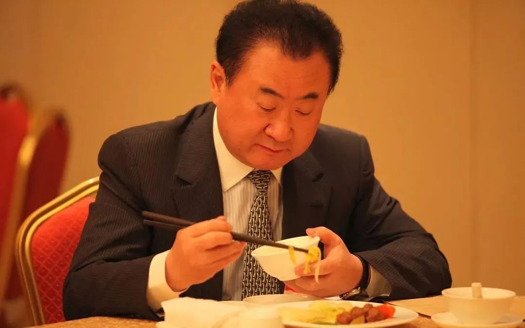 上海网红餐厅最尴尬的一幕流出:爱装逼的人,终于被狠狠打脸了6 上海网红餐厅最尴尬的一幕流出:爱装逼的人,终于被狠狠打脸了6