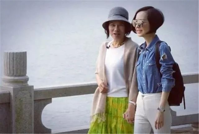 上海网红餐厅最尴尬的一幕流出:爱装逼的人,终于被狠狠打脸了4 上海网红餐厅最尴尬的一幕流出:爱装逼的人,终于被狠狠打脸了4
