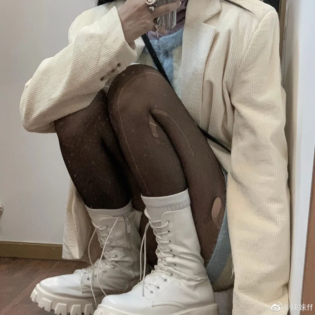 这年头都流行穿黑丝了吗?杨幂、Jennie、华莎的黑丝诱惑,我真的可以!33 这年头都流行穿黑丝了吗?杨幂、Jennie、华莎的黑丝诱惑,我真的可以!33