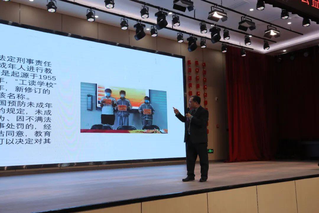筑牢校园安全防线，法治教育进行时