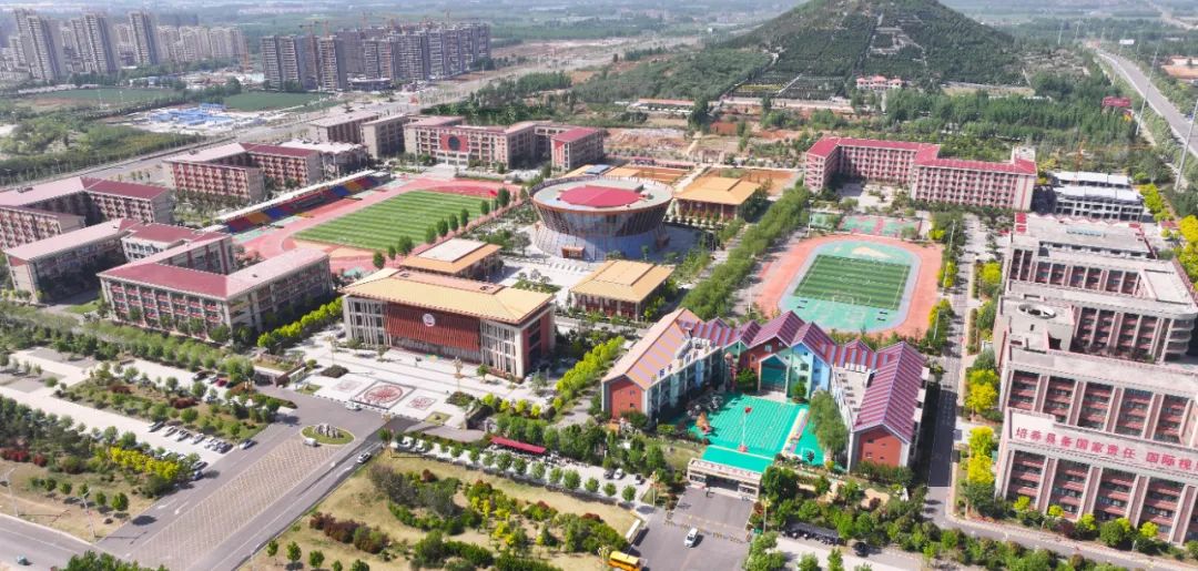 邹城市北大新世纪高级中学2025年招生简章